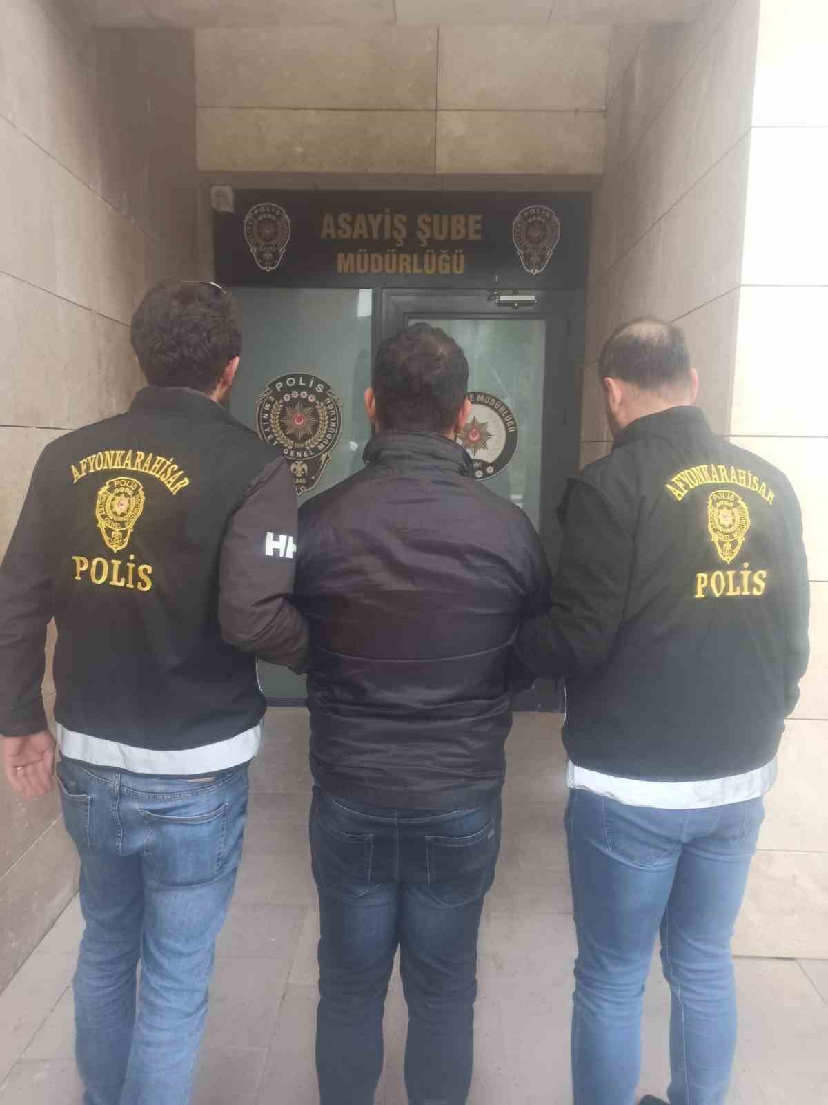 3 farklı dosyadan 2 yıl 2 ay 20 gün hapis cezası olan şahsı polis yakaladı