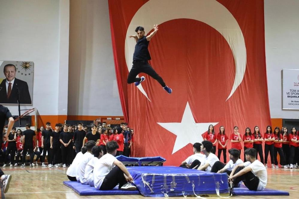 19 Mayıs İnegöl’de coşkuyla kutlandı