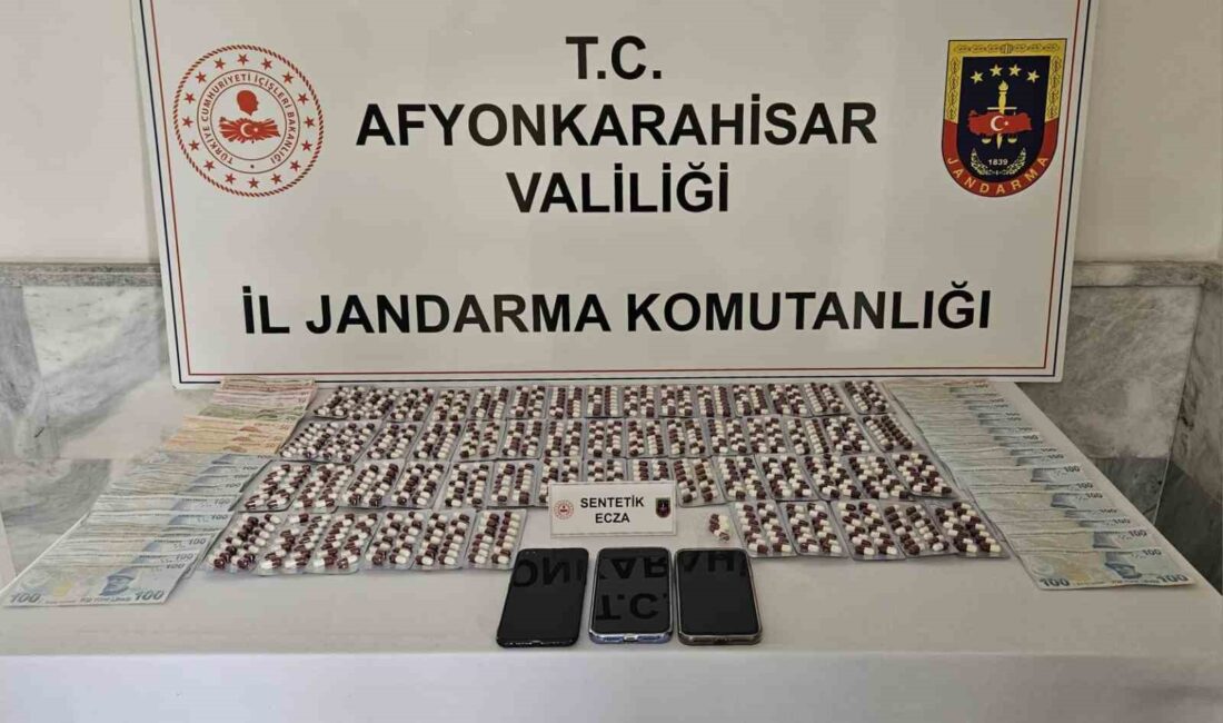 AFYONKARAHİSAR’DA UYUŞTURUCU TACİRLERİ YAKALANDI