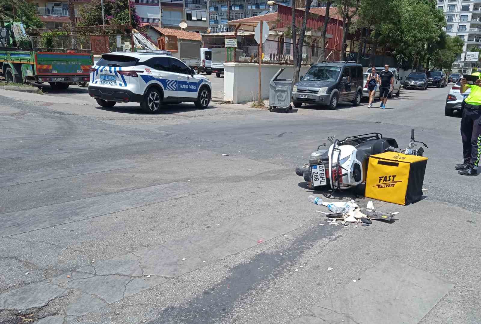 Alanya’da otomobil ile motosiklet çarpıştı: 1 yaralı