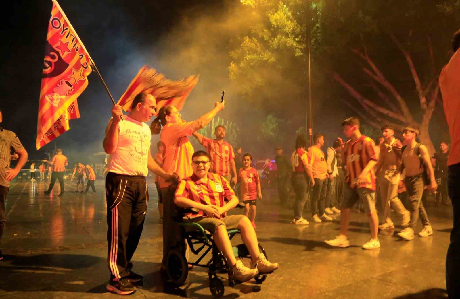 Antalya’da kutlamaların merkezi Cumhuriyet Meydanı oldu