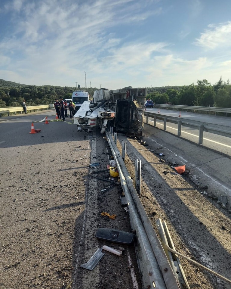 Balıkesir’de beton mikseri devrildi: 1 ölü, 1 yaralı