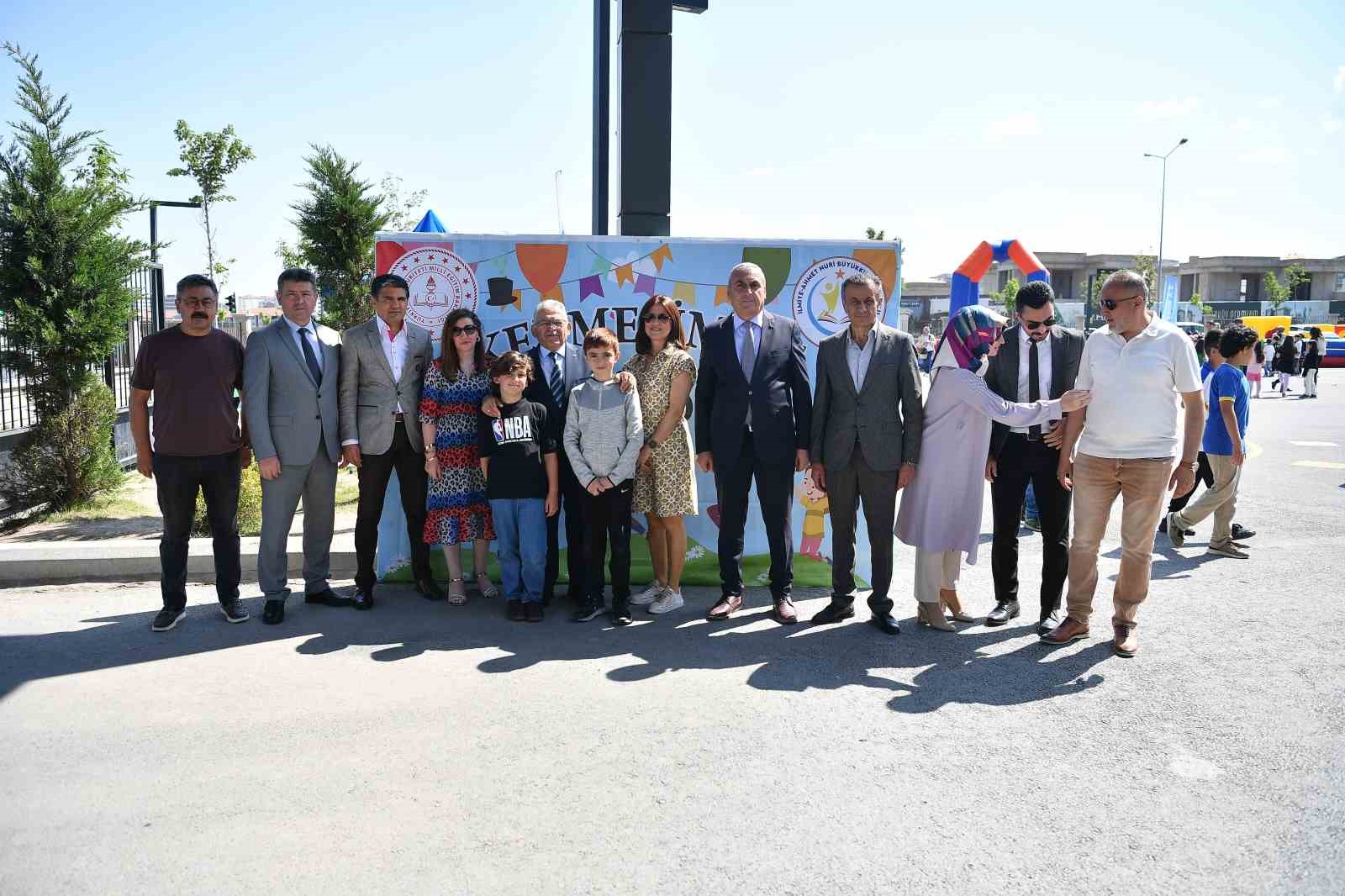 Başkan Büyükkılıç, minik öğrencilerin geleneksel bahar şenliğine katıldı