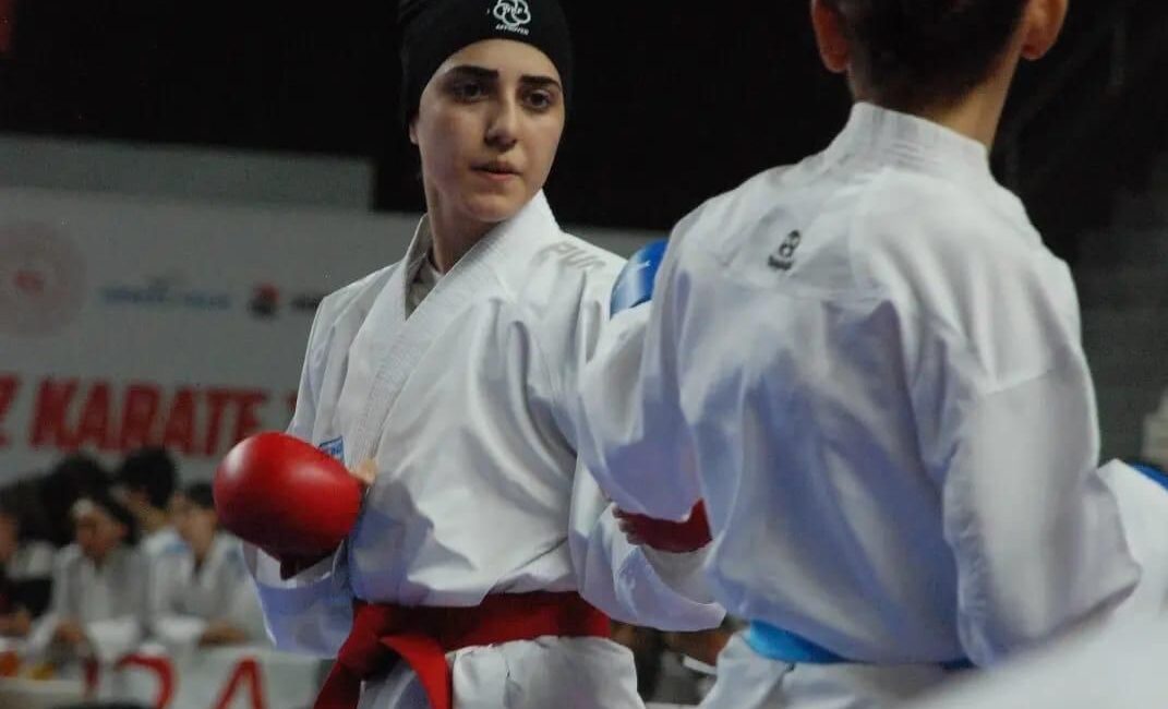 BAYRAKLI BELEDİYESİNDE KARATE SPORCUSU