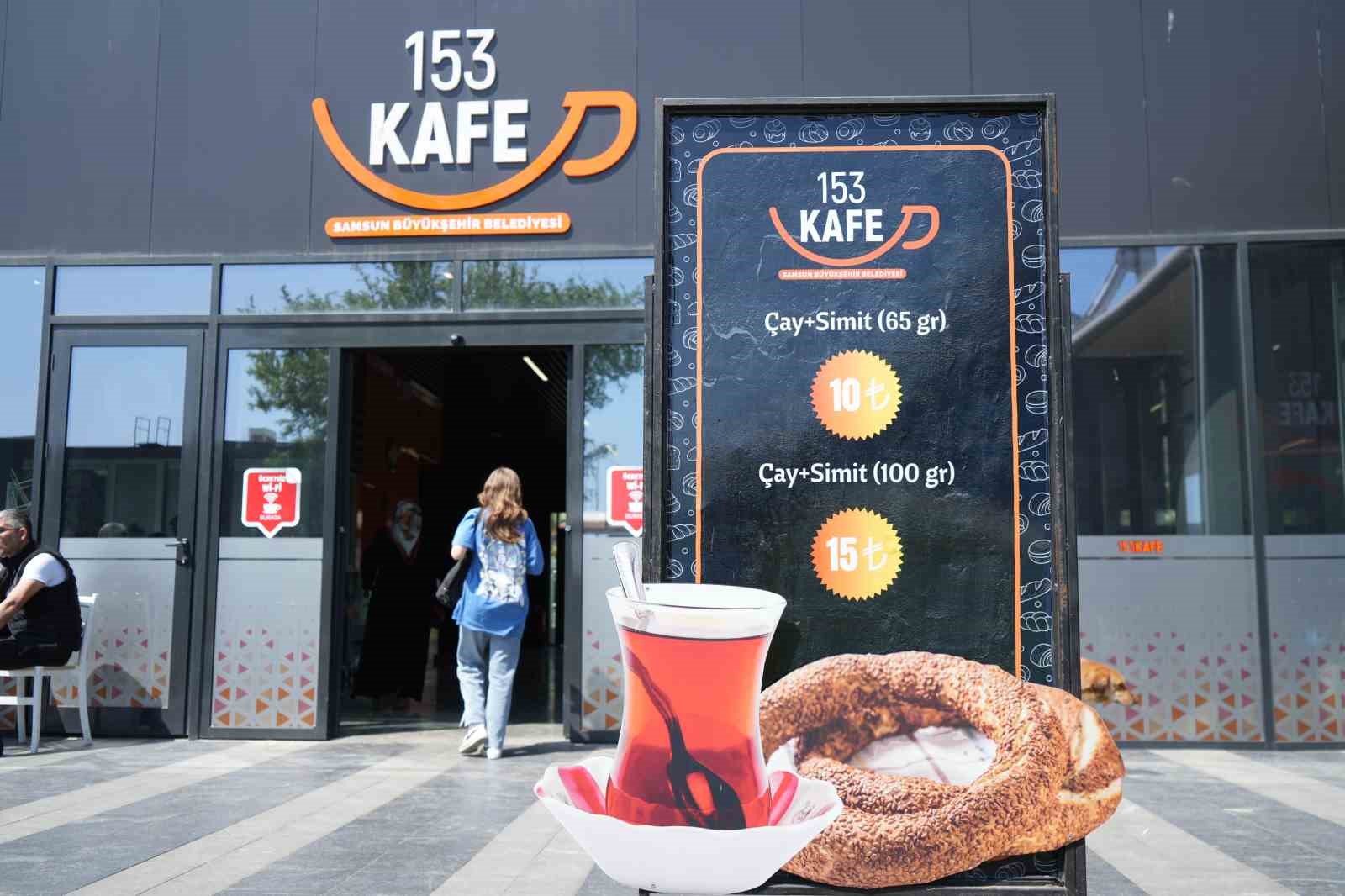 Belediyeye ait bu kafede çay-simit sudan ucuz