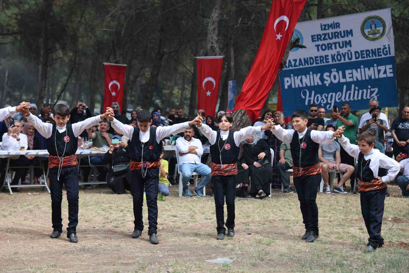 Binlerce Erzurumlu İzmir’deki piknik şöleninde bir araya geldi