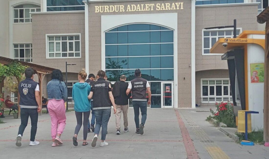 BURDUR’DA POLİS EKİPLERİ TARAFINDAN