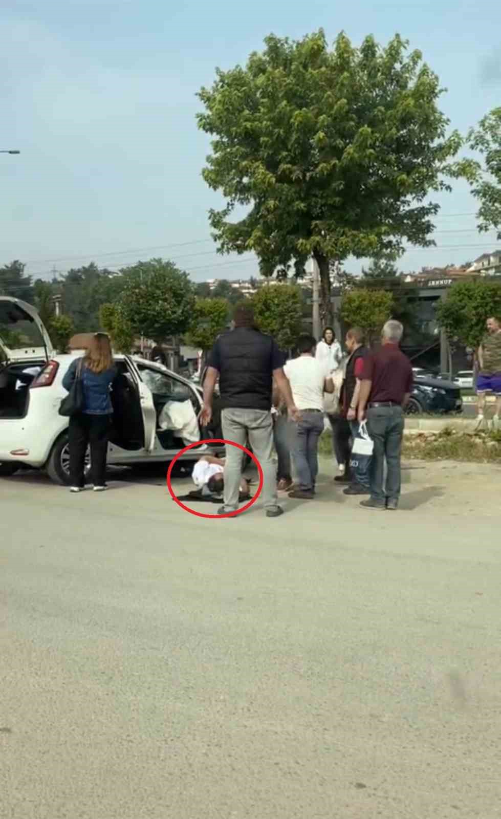 Bursa’da takla atan otomobilde 2 kişi yaralandı