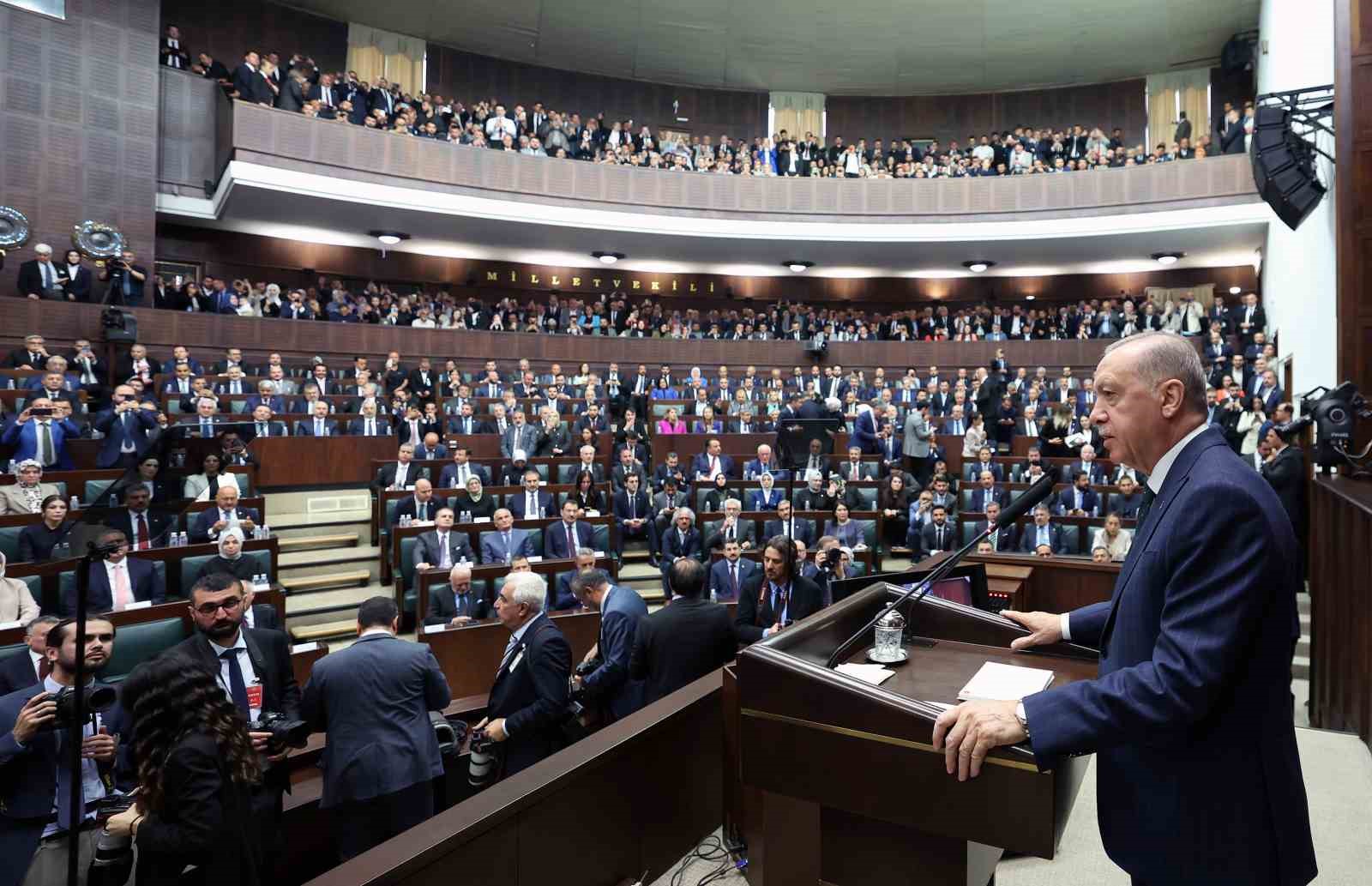 CUMHURBAŞKANI VE AK PARTİ GENEL BAŞKANI RECEP TAYYİP ERDOĞAN, PARTİSİNİN