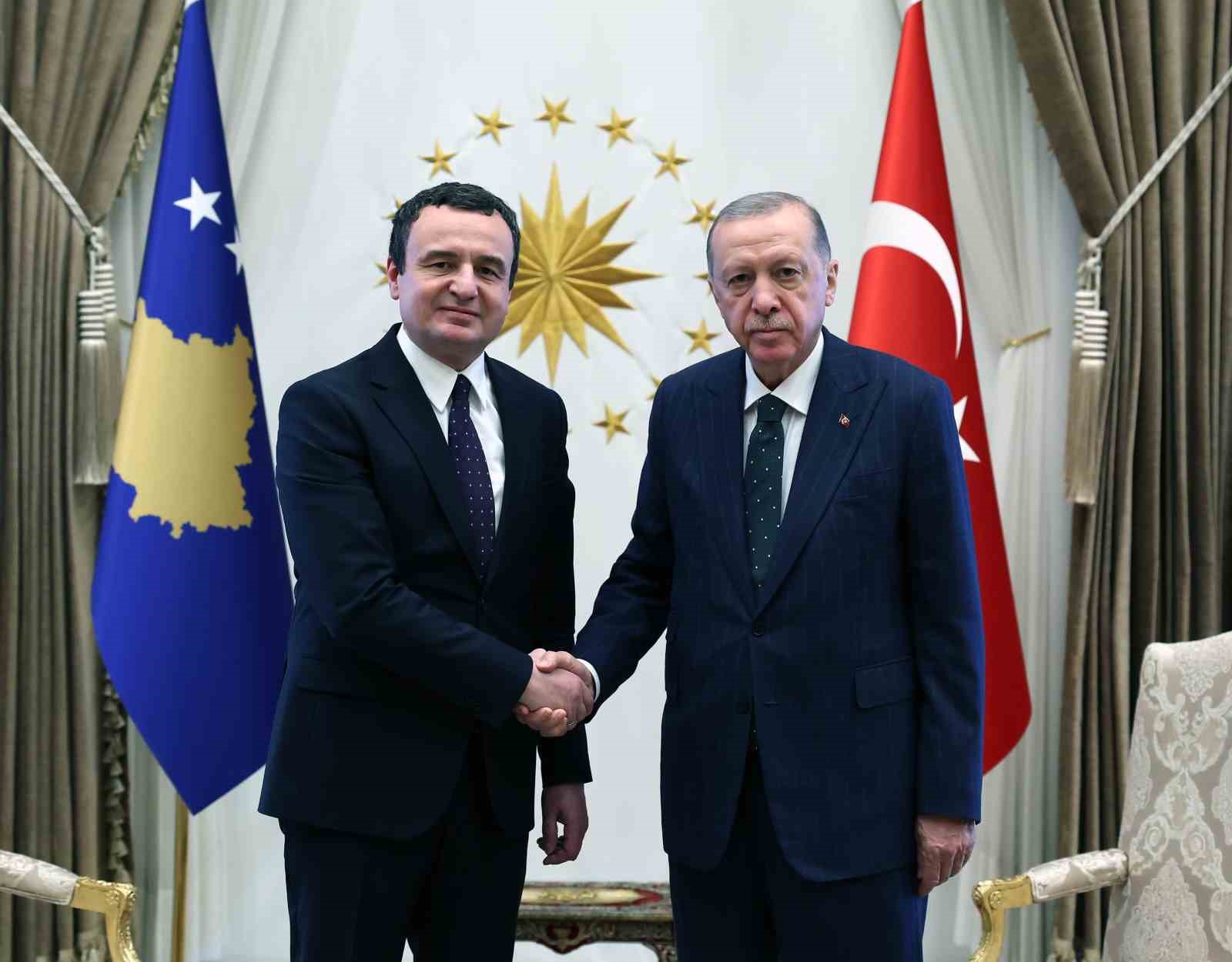 CUMHURBAŞKANI RECEP TAYYİP ERDOĞAN, KOSOVA BAŞBAKANI ALBİN KURTİ’Yİ CUMHURBAŞKANLIĞI KÜLLİYESİ’NDE