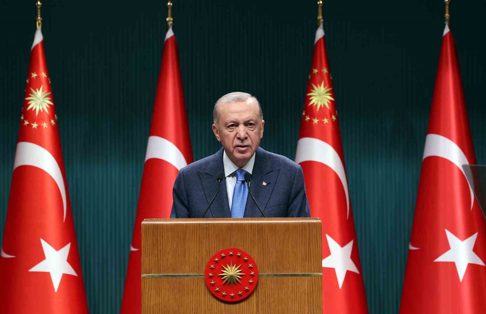 CUMHURBAŞKANI RECEP TAYYİP ERDOĞAN, “MEVCUT ANAYASANIN YENİ TÜRKİYE'Yİ TAŞIMASI MÜMKÜN