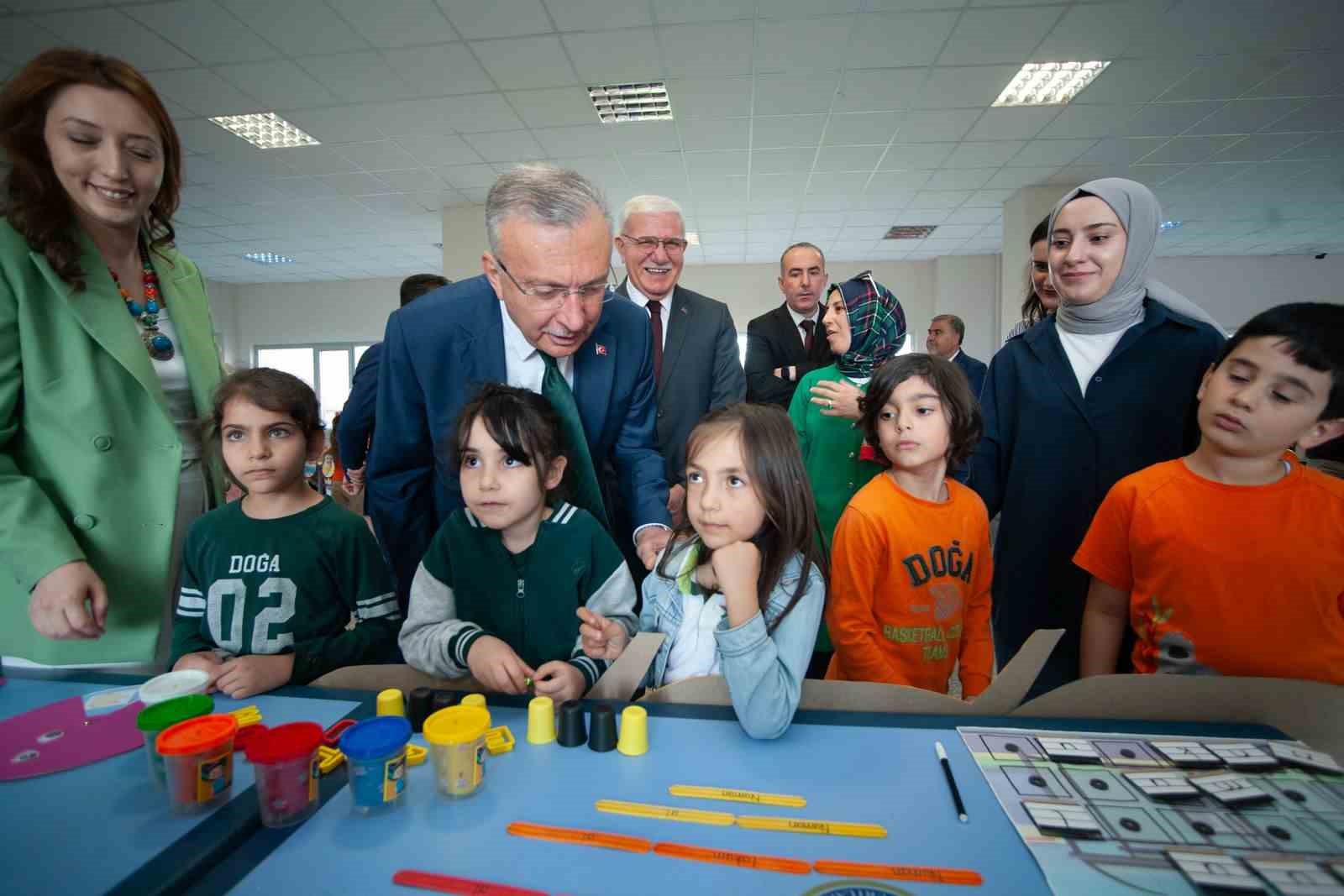 EBYÜ’de  “İlk Okuma ve Yazma Materyal Sergisi” düzenlendi