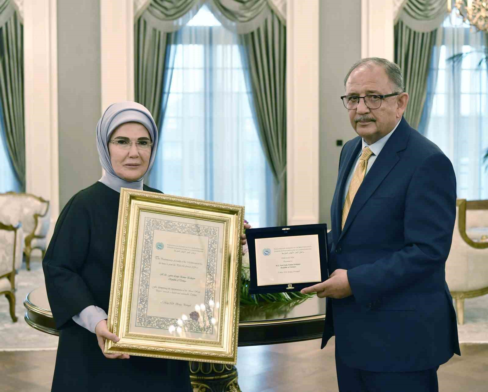 BAKAN ÖZHASEKİ, 15 MAYIS'TA PORTEKİZ'İN BRAGA ŞEHRİNDE GERÇEKLEŞTİRİLEN ÖDÜL TÖRENİNDE