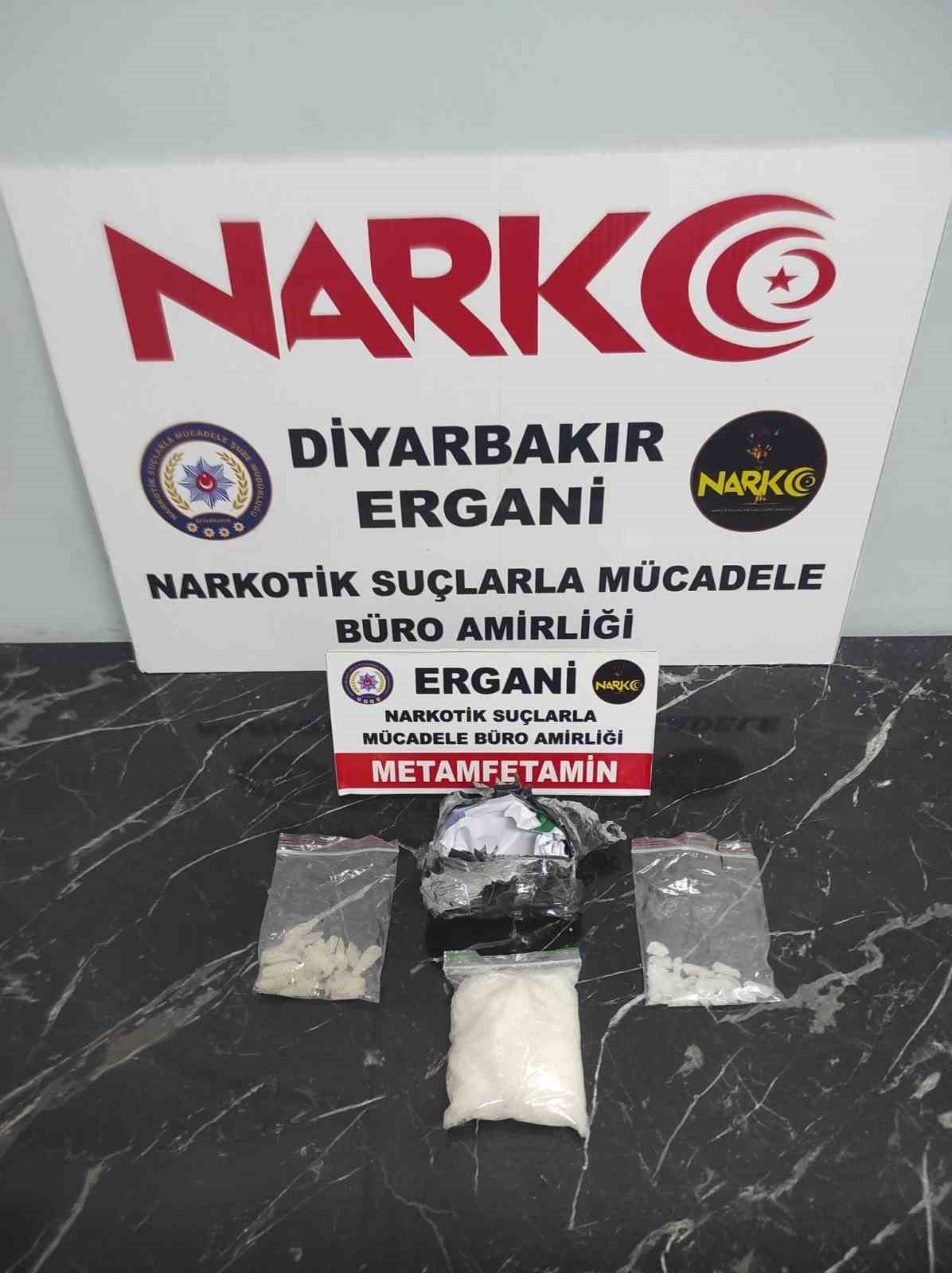 Ergani’de şüpheli şahsın üzerinde uyuşturucu ele geçirildi