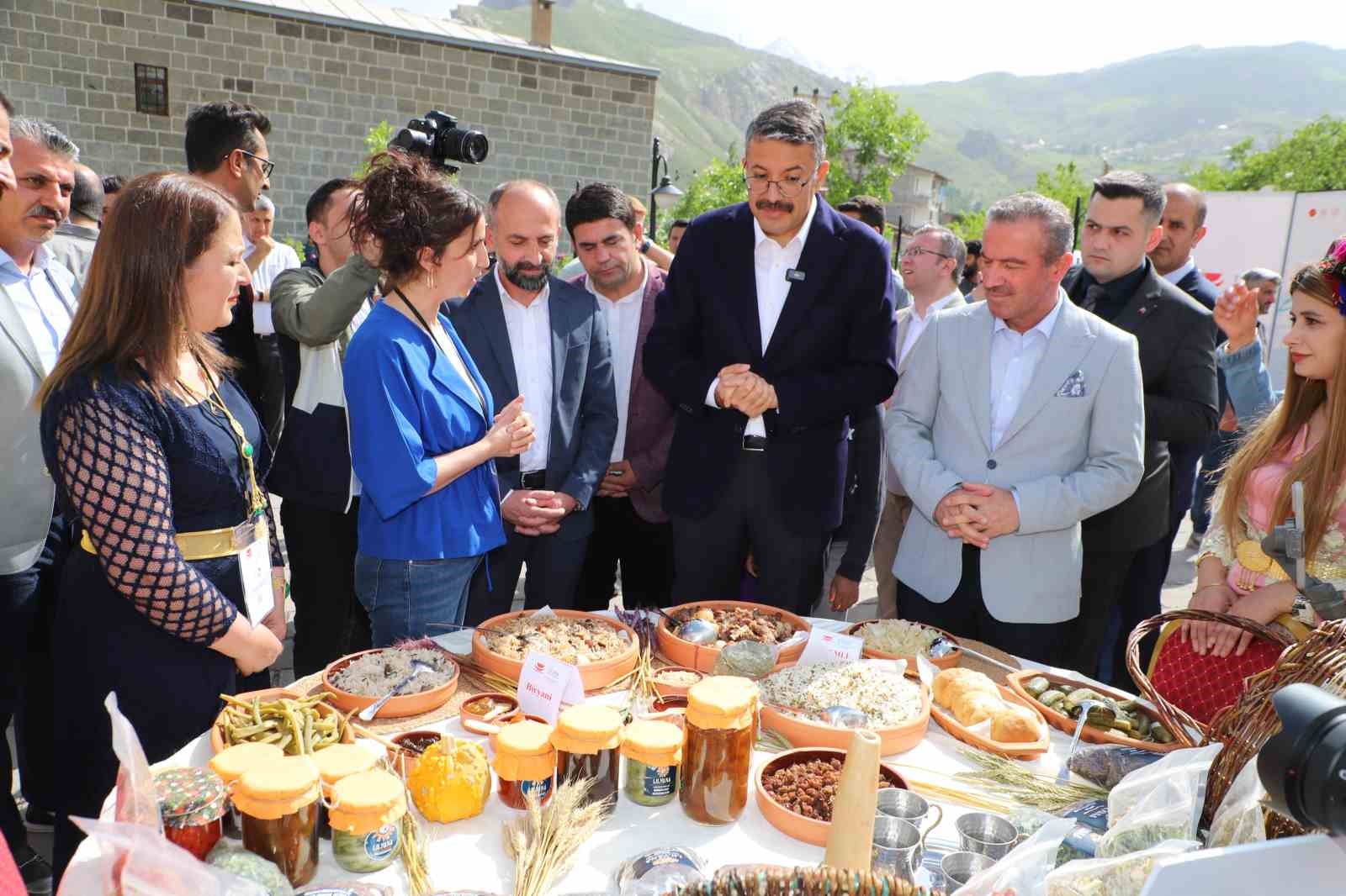 Hakkari’de yöresel lezzetler festivali düzenlendi