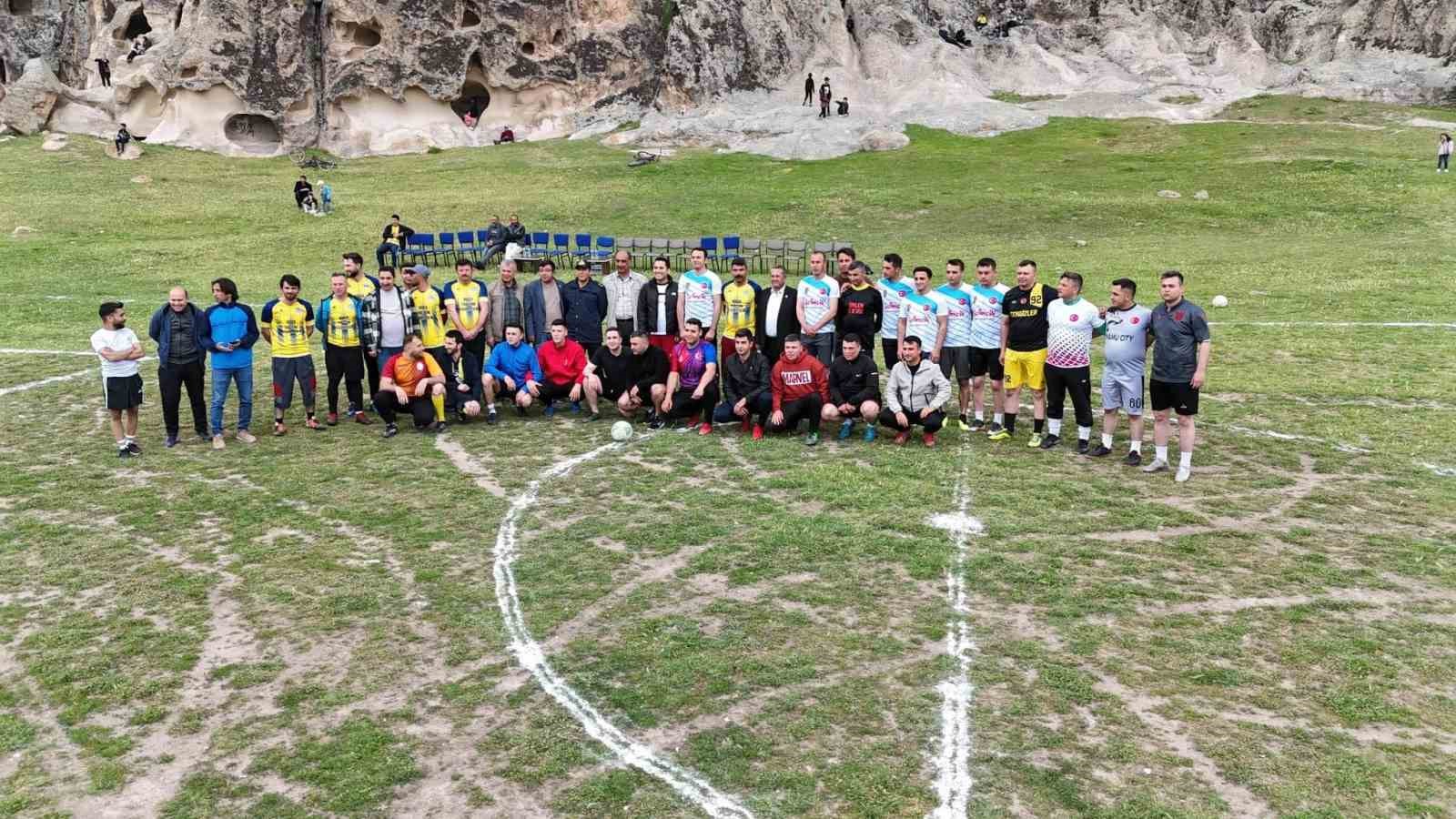 İhsaniye’de Frigya 1. Geleneksel Futbol Turnuvası düzenlendi