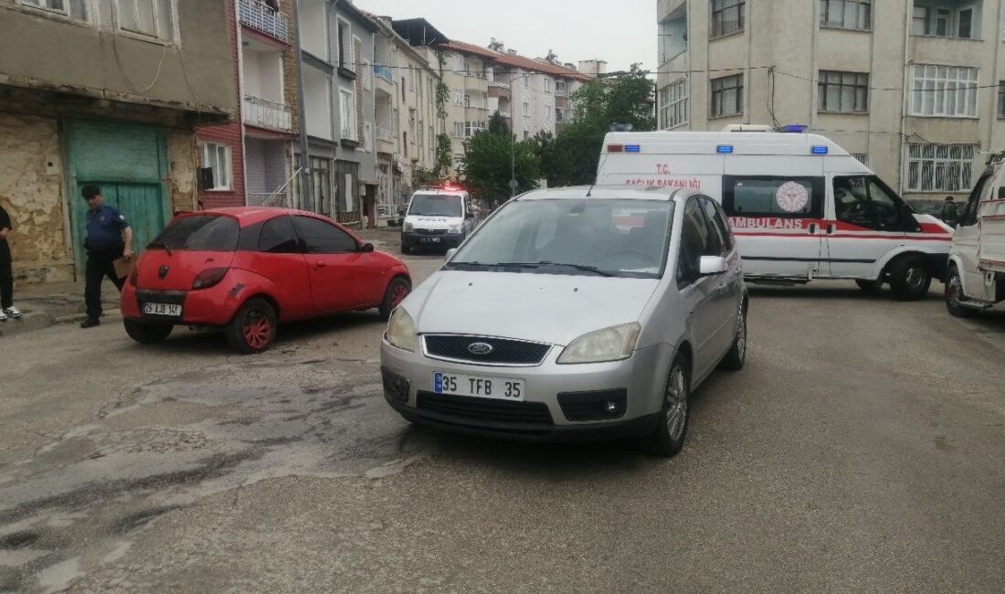 ISPARTA’DA İKİ OTOMOBİLİN ÇARPIŞMASI