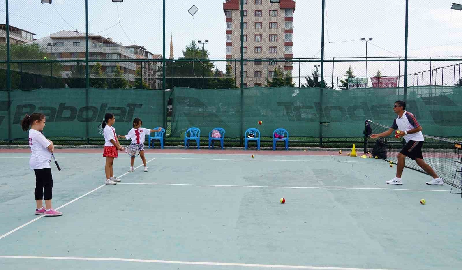 KEÇİÖREN BELEDİYESİ'NİN YAZ SPOR OKULU KAYITLARI BAŞLIYOR