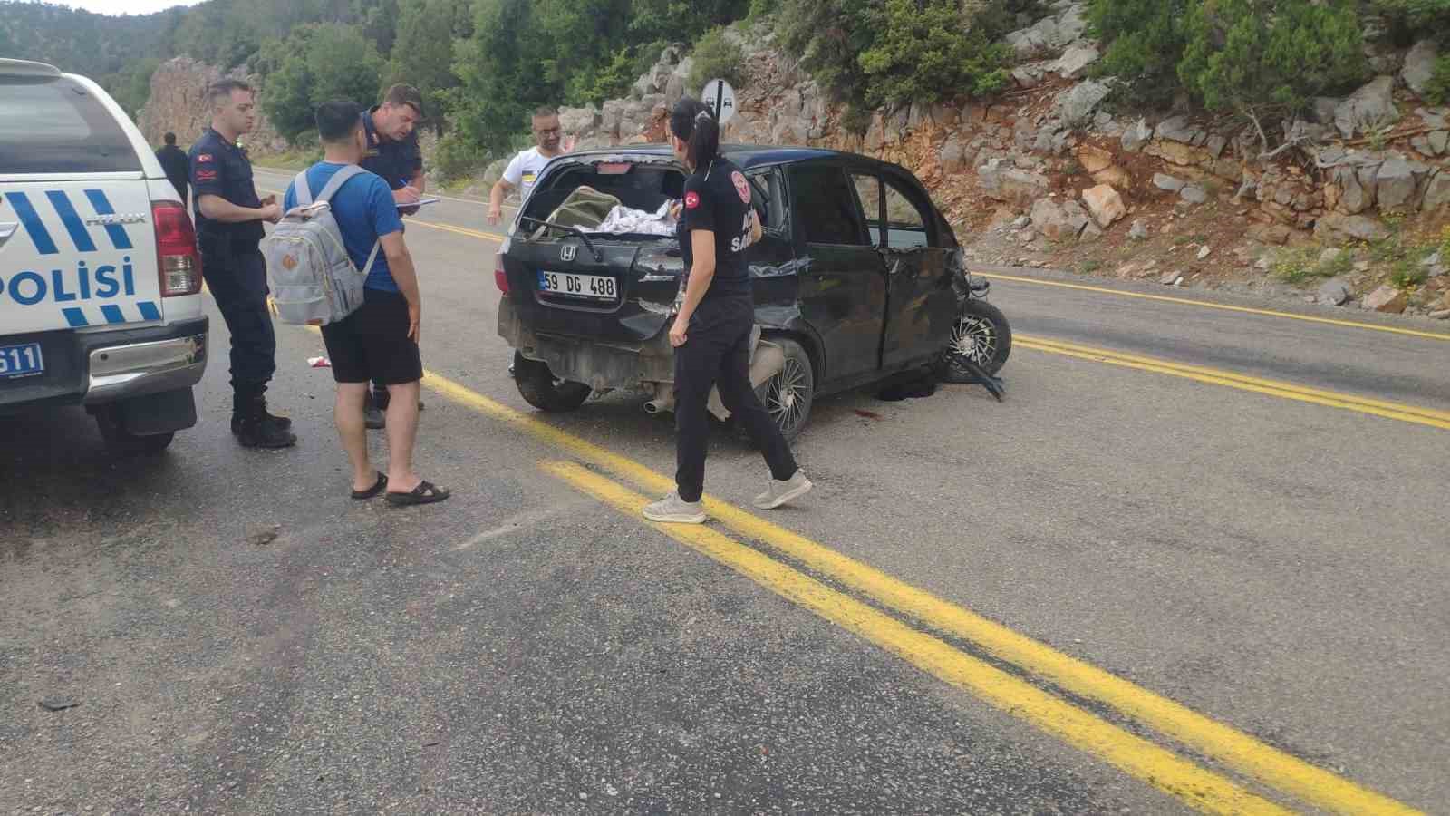 Kontrolden çıkan otomobil bariyerlere çarptı: 1 ölü