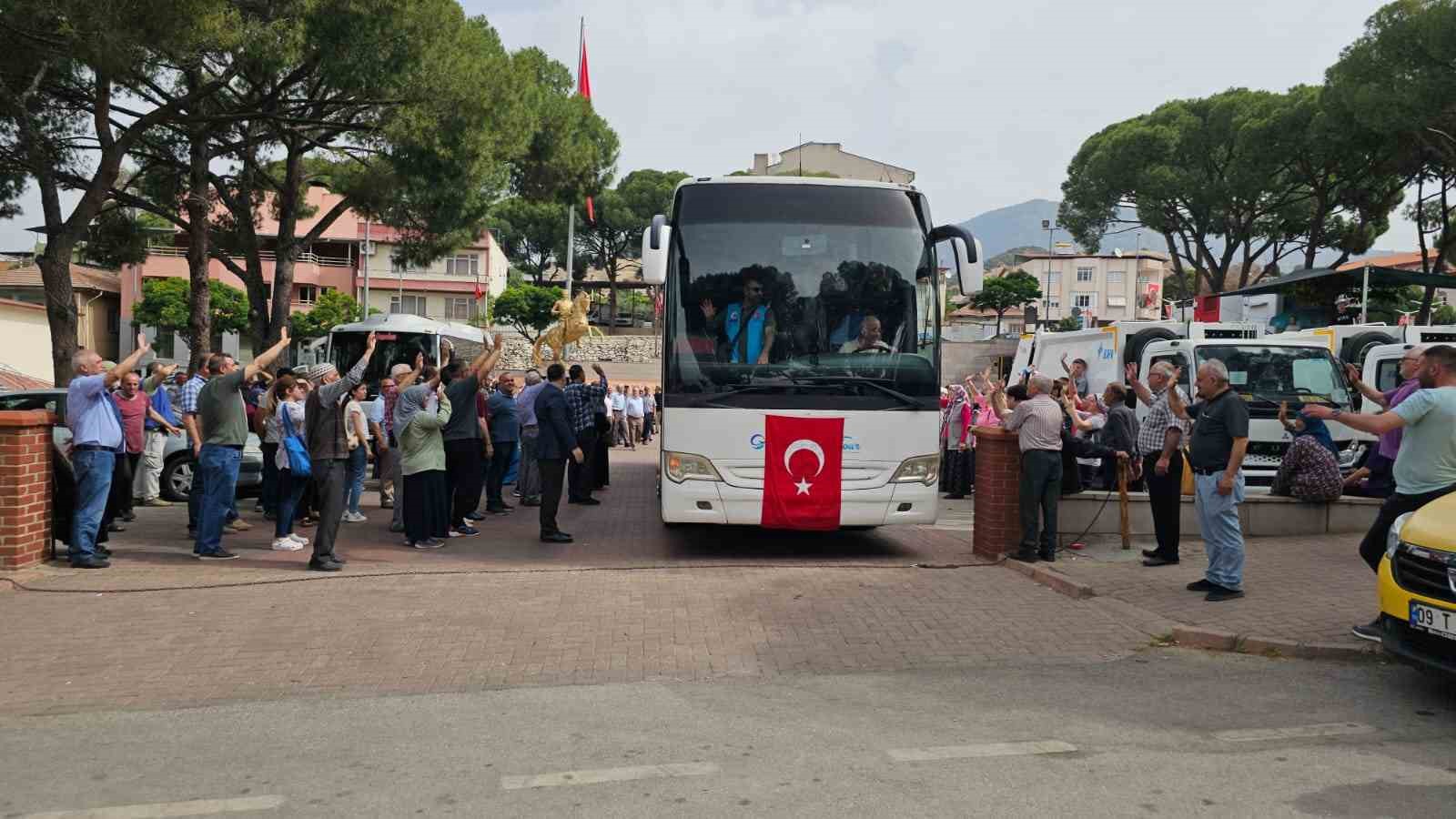 Kuyucaklı hacılar dualarla uğurlandı