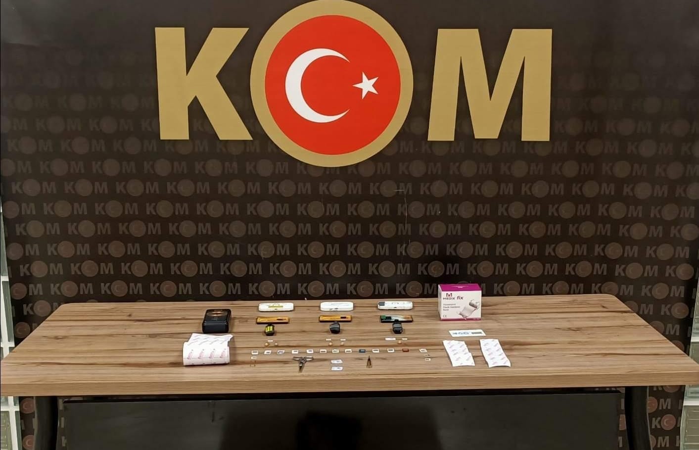 Manisa’da kopya düzeneğine 3 tutuklama