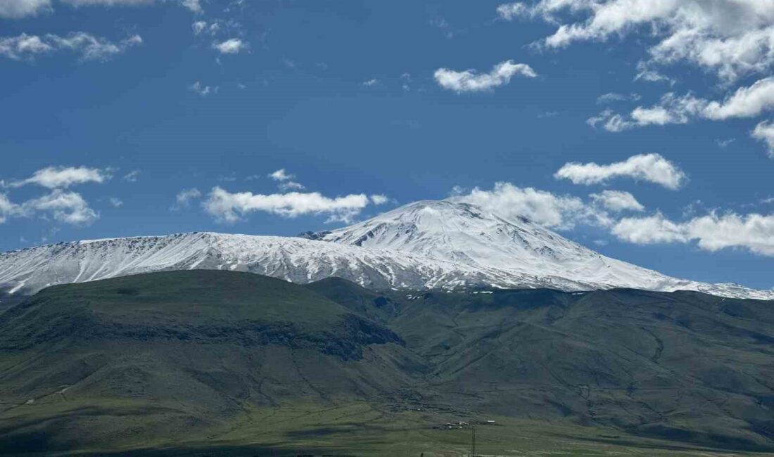 TÜRKİYE'NİN ÇATISI AĞRI DAĞI'NDA