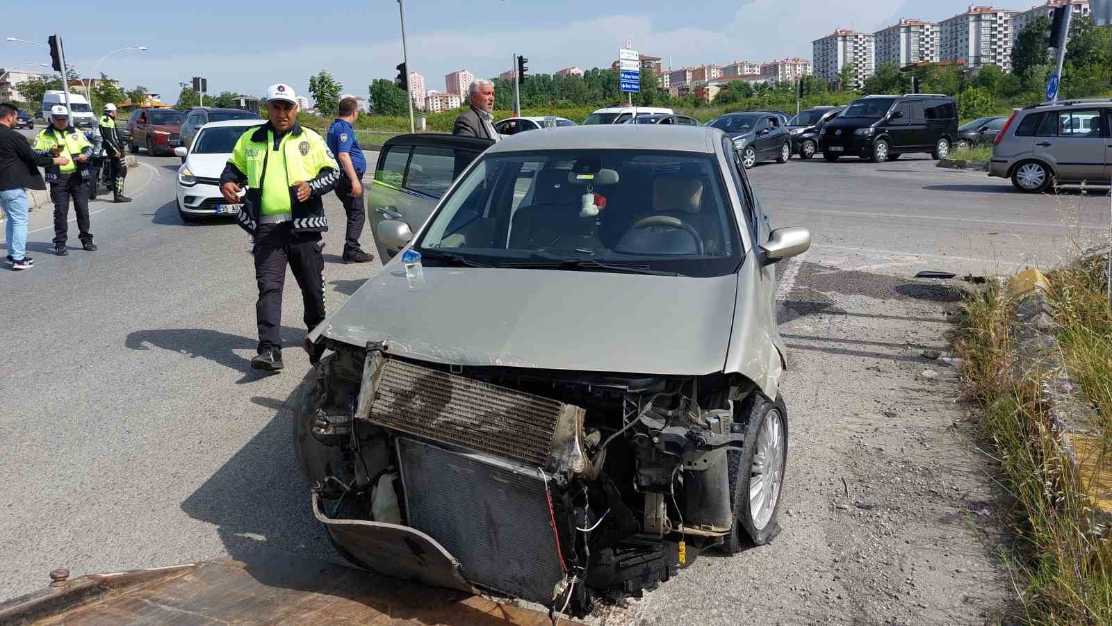 Samsun’da otomobil tır ile çarpıştı: 1 yaralı