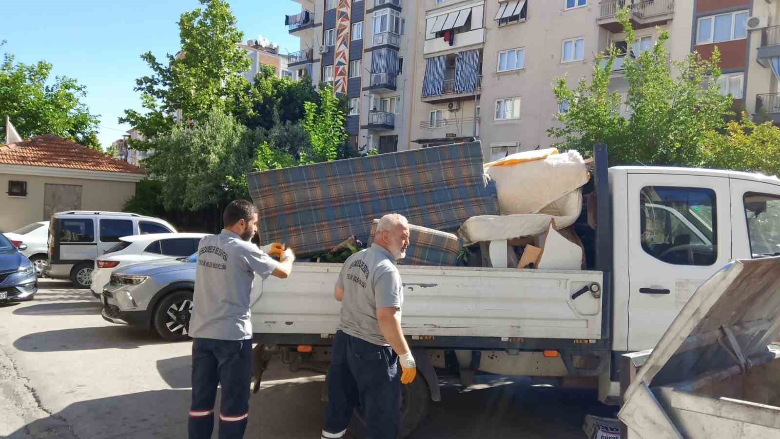 Şehzadeler’de günde 6 ton atık toplanıyor