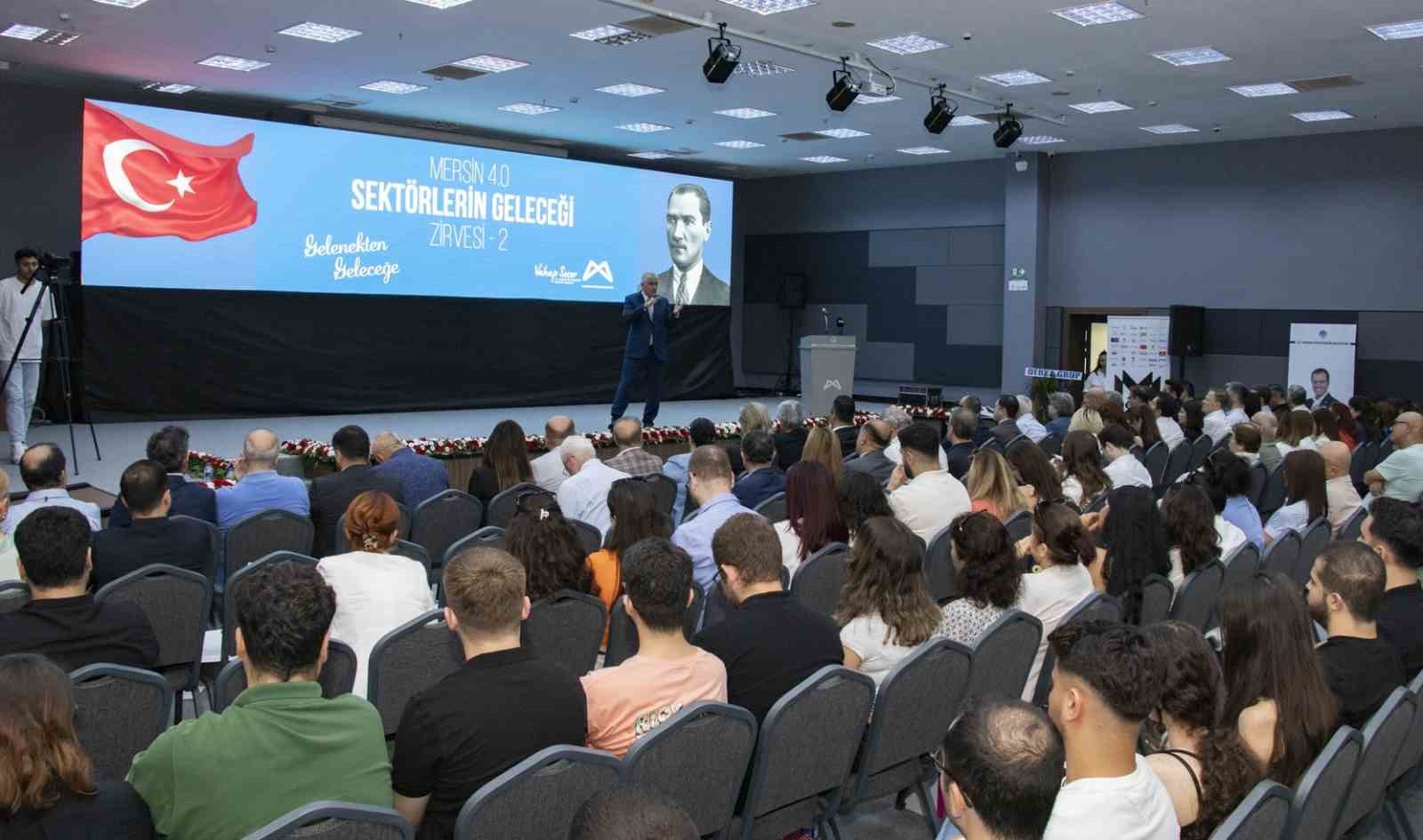 Sektör temsilcileri, üniversiteliler ve gençler Kariyer Merkezi’nde buluştu