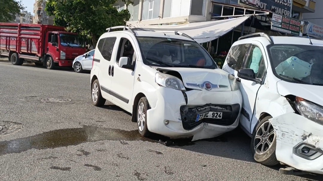 Siirt’te maddi hasarlı trafik kazası