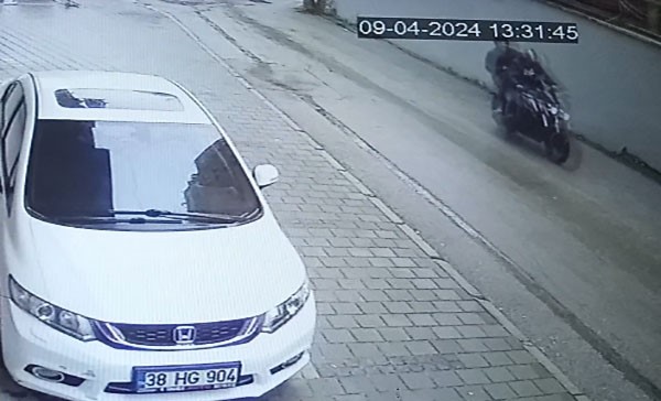 Silahlı saldırı düzenleyen 2 kişi Adana polisinden kaçamadı