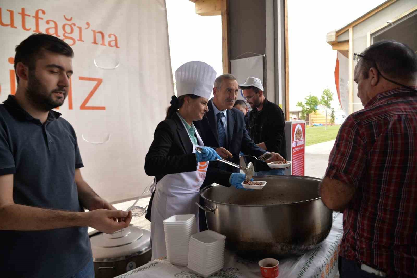 ANKARA'NIN KAHRAMANKAZAN BELEDİYESİ, 23-26 MAYIS TÜRK MUTFAĞI HAFTASI KAPSAMINDA VATANDAŞLARI