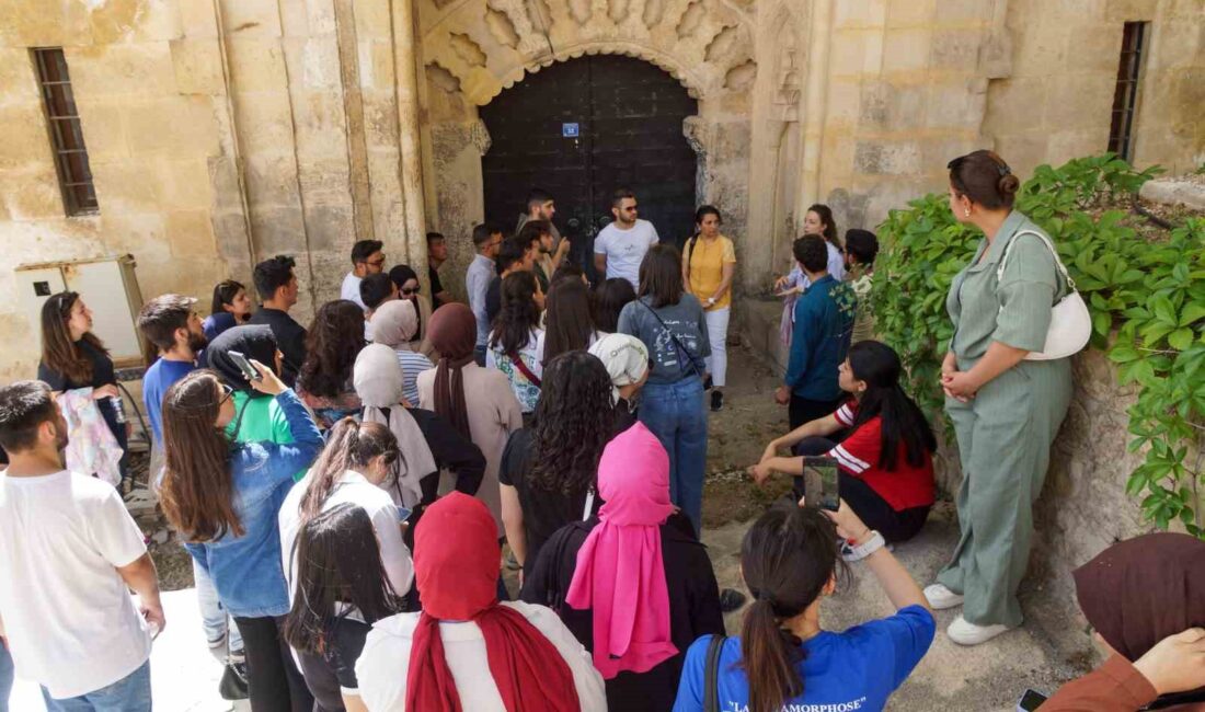 KARAMANOĞLU MEHMETBEY ÜNİVERSİTESİ’NE BAĞLI