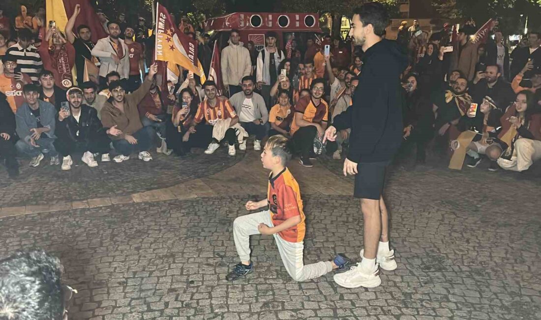 SÜPER LİG’DE GALATASARAY’IN ŞAMPİYONLUĞU UŞAK’TA ÇOŞKUYLA KUTLANDI.