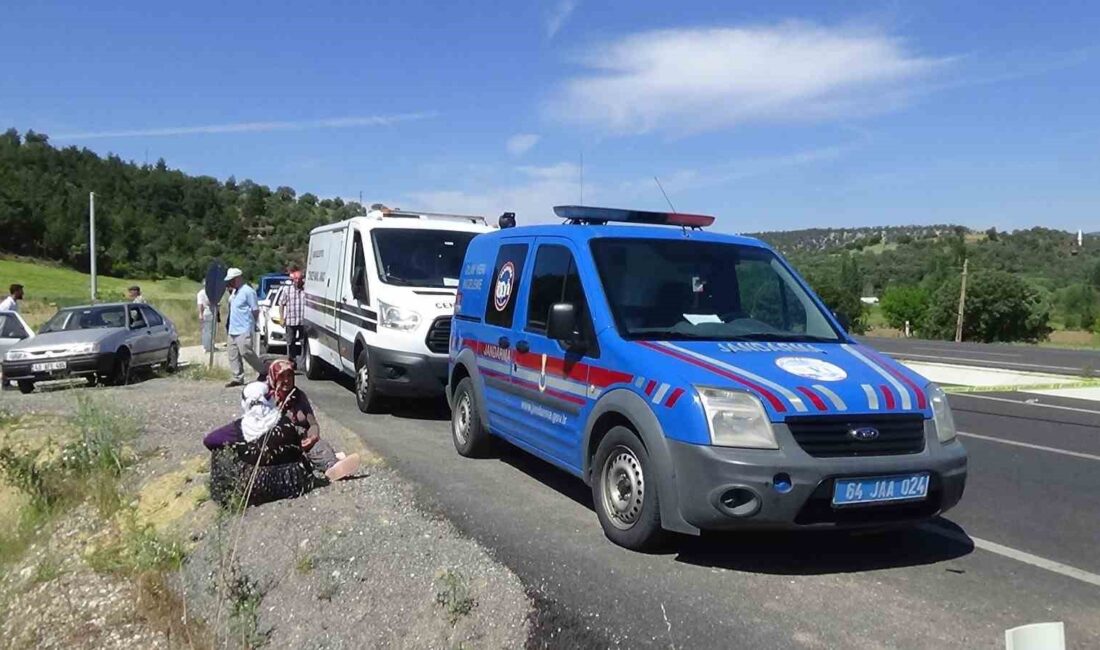 UŞAK'TA YOLUN KARŞISINA GEÇMEYE ÇALIŞANA YAŞLI ADAM, OTOMOBİLİN ÇARPMASI SONUCU