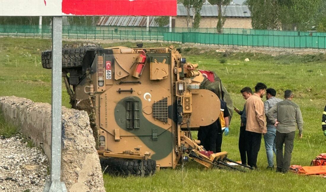 HAKKARİ'NİN YÜKSEKOVA İLÇESİNDE YAĞIŞ