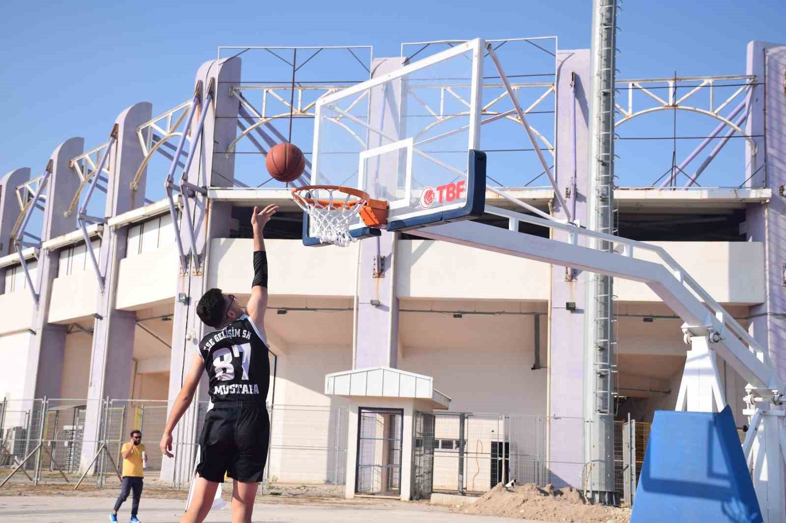 3×3 Sokaklar Bizim Basketbol Ege Bölgesi Grup Müsabakaları başladı