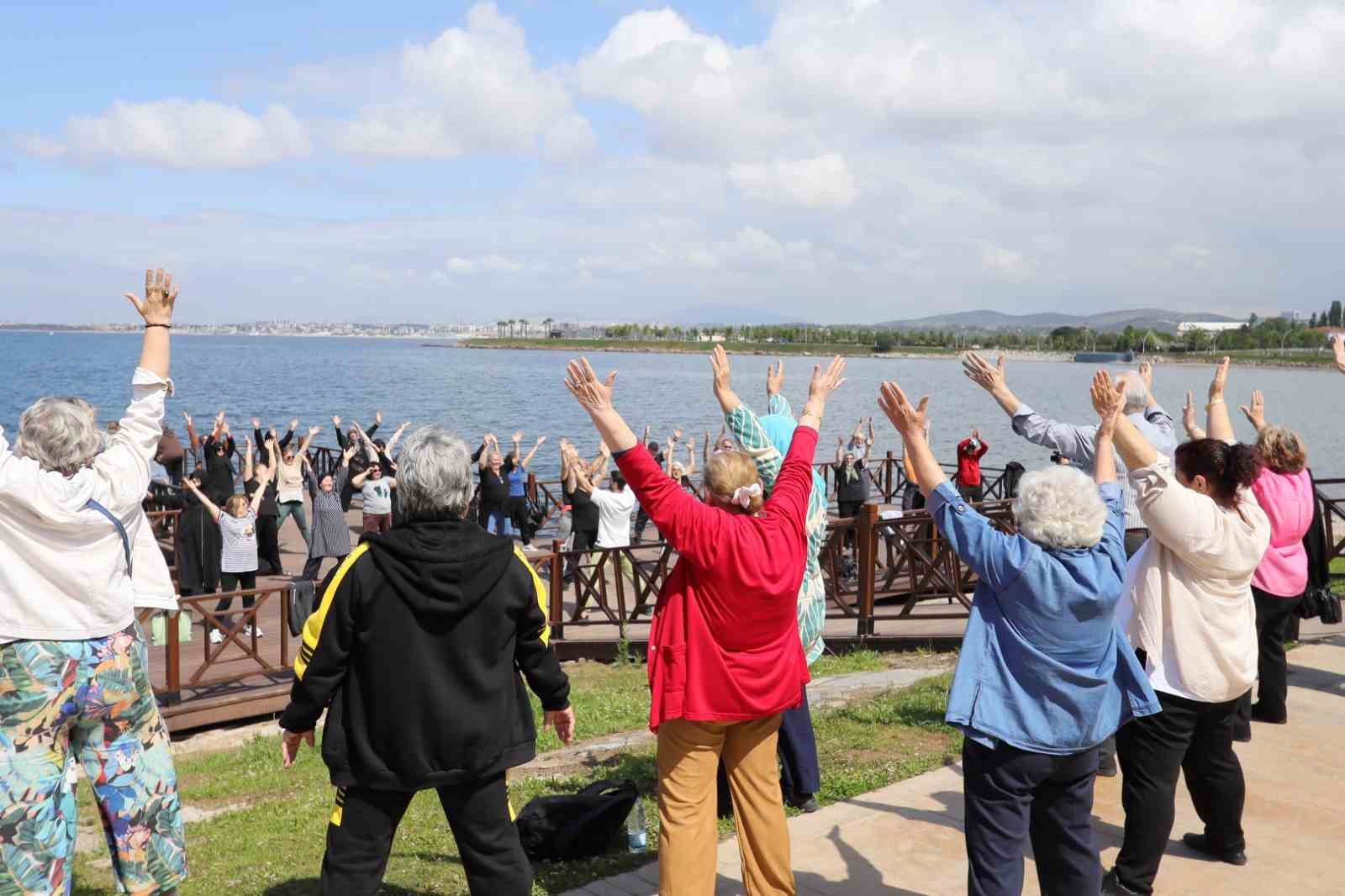 65 yaş üstü vatandaşlar “hayatın içinde”