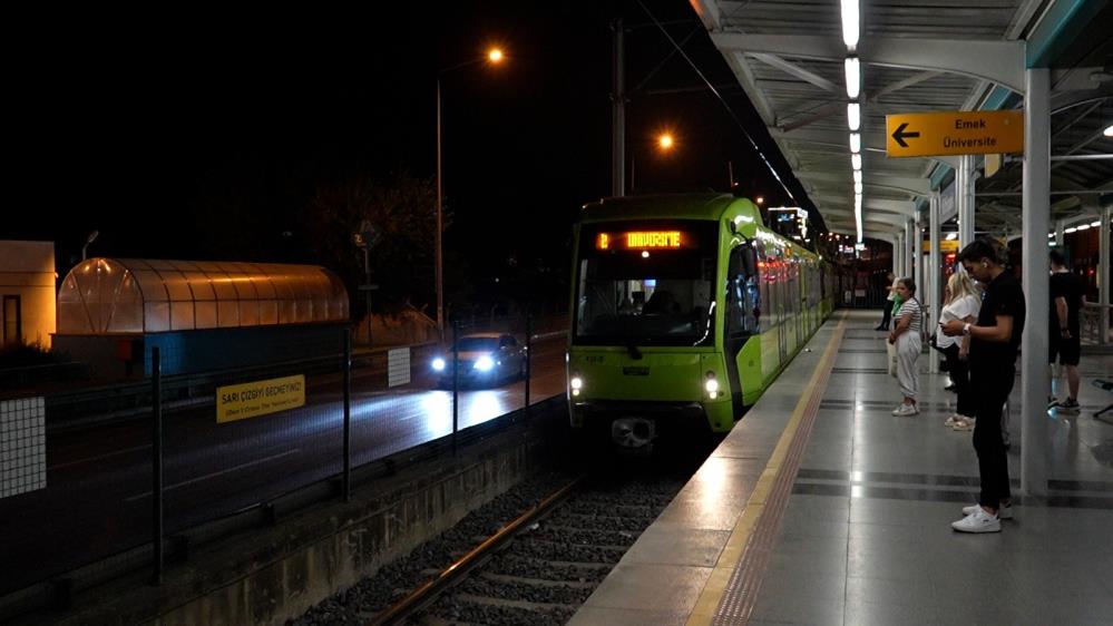 BursaRay’ın gece seferlerine Bursalılardan tam not