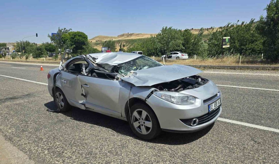 ADIYAMAN'IN SAMSAT İLÇESİNDE OTOMOBİL