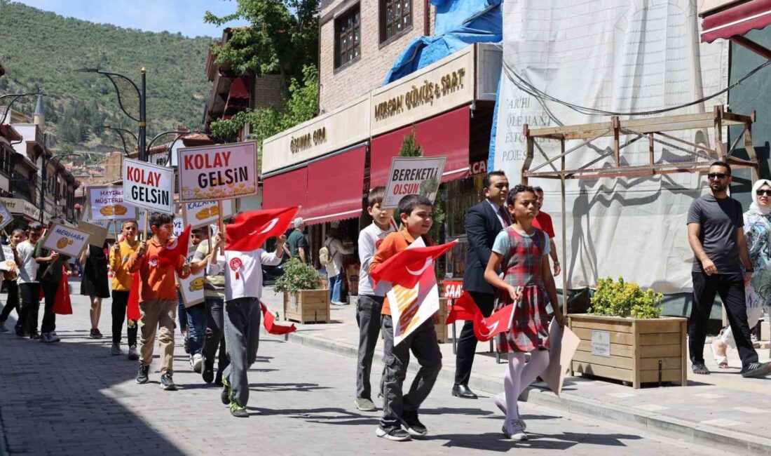 AFYONKARAHİSAR’DA “DÜNYAYA DEĞER KATIYORUZ”