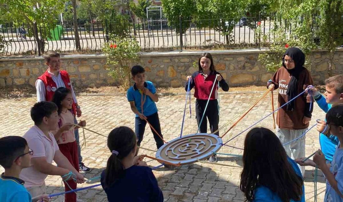 AFYONKARAHİSAR’DA YILSONU ŞENLİĞİ DÜZENLENDİ