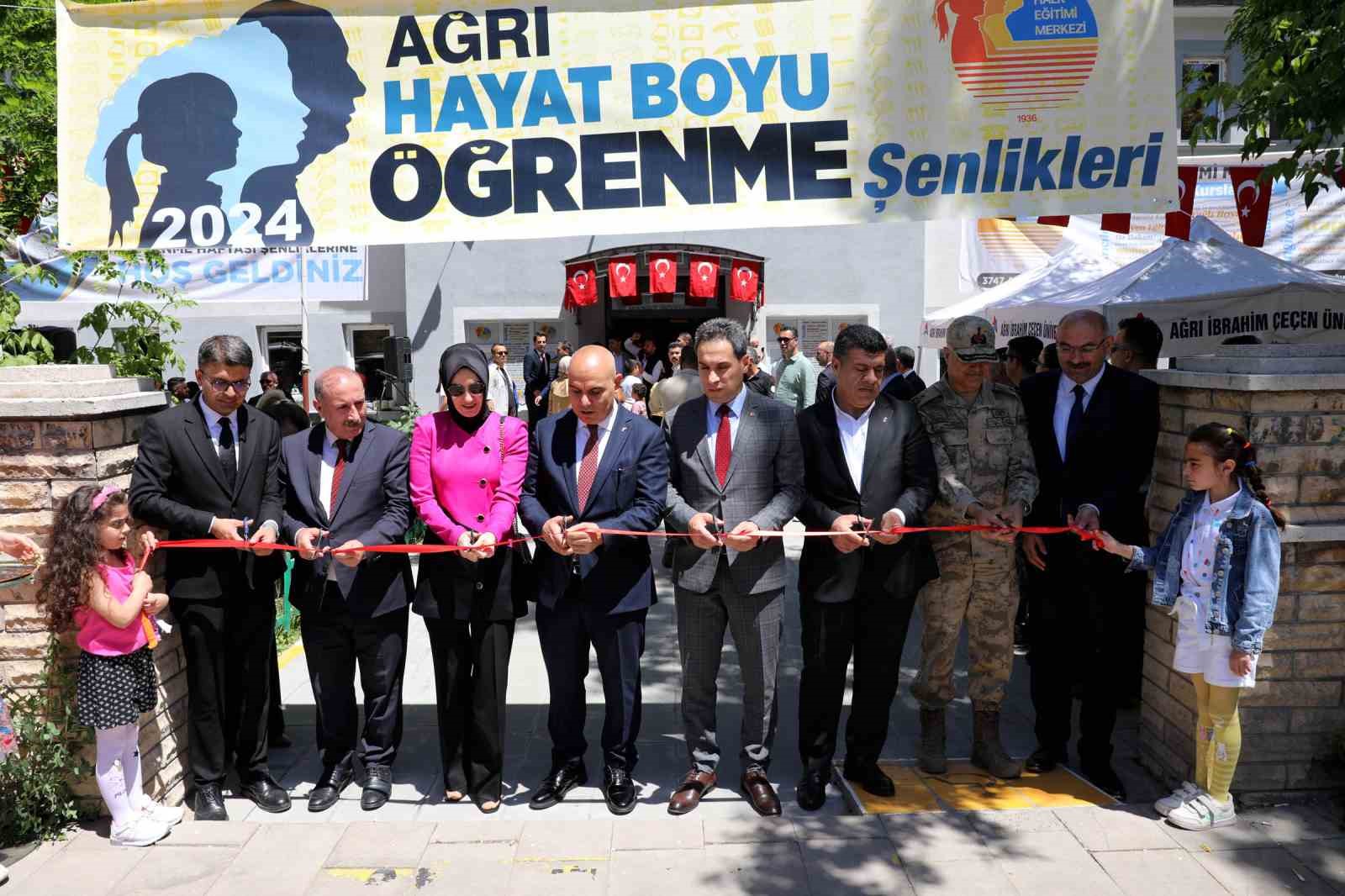 Ağrı’da Hayat Boyu Öğrenme Şenliği düzenlendi