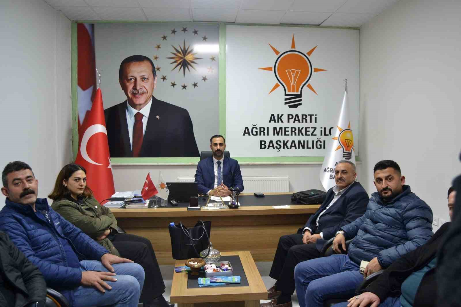 AK Parti, Ağrı’da “Çaya Bekleriz” diyerek vatandaşlarla buluşuyor