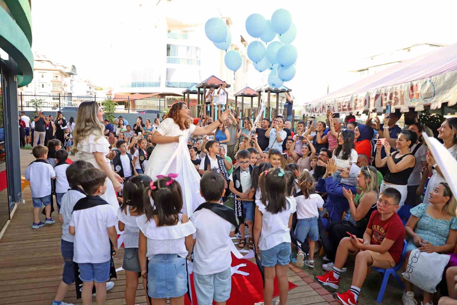 Alanya Belediyesi Kreş ve Çocuk Akademisi’nde mezuniyet heyecanı