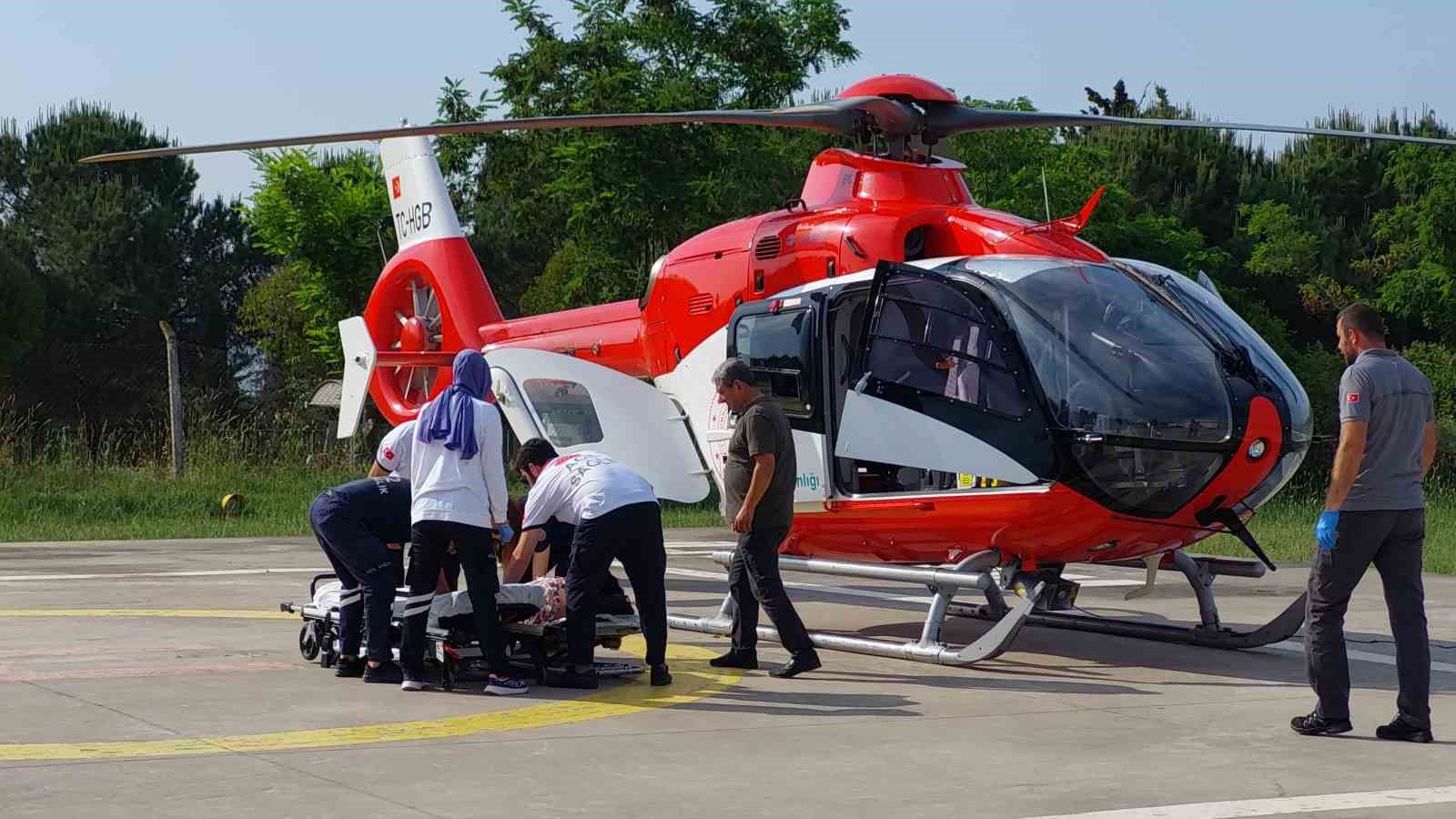 Ambulans helikopterler erken doğum riski olan genç kadın için havalandı