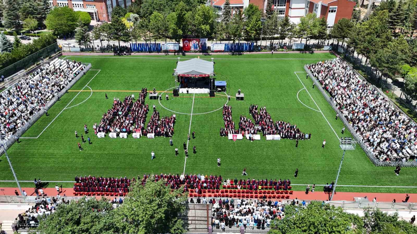 Anadolu Üniversitesi’nde mezuniyet heyecanı başladı