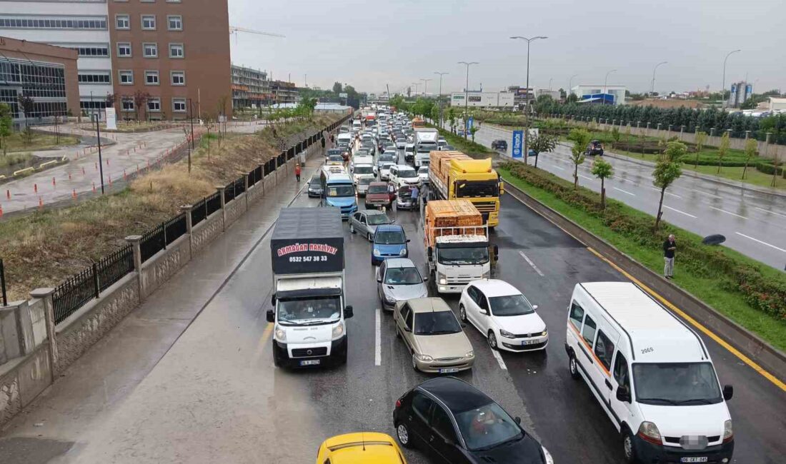 ANKARA'DA BUGÜN ÖĞLEDEN SONRA BAŞLAYAN ŞİDDETLİ YAĞIŞ, KENTİN BİRÇOK BÖLGESİNDE