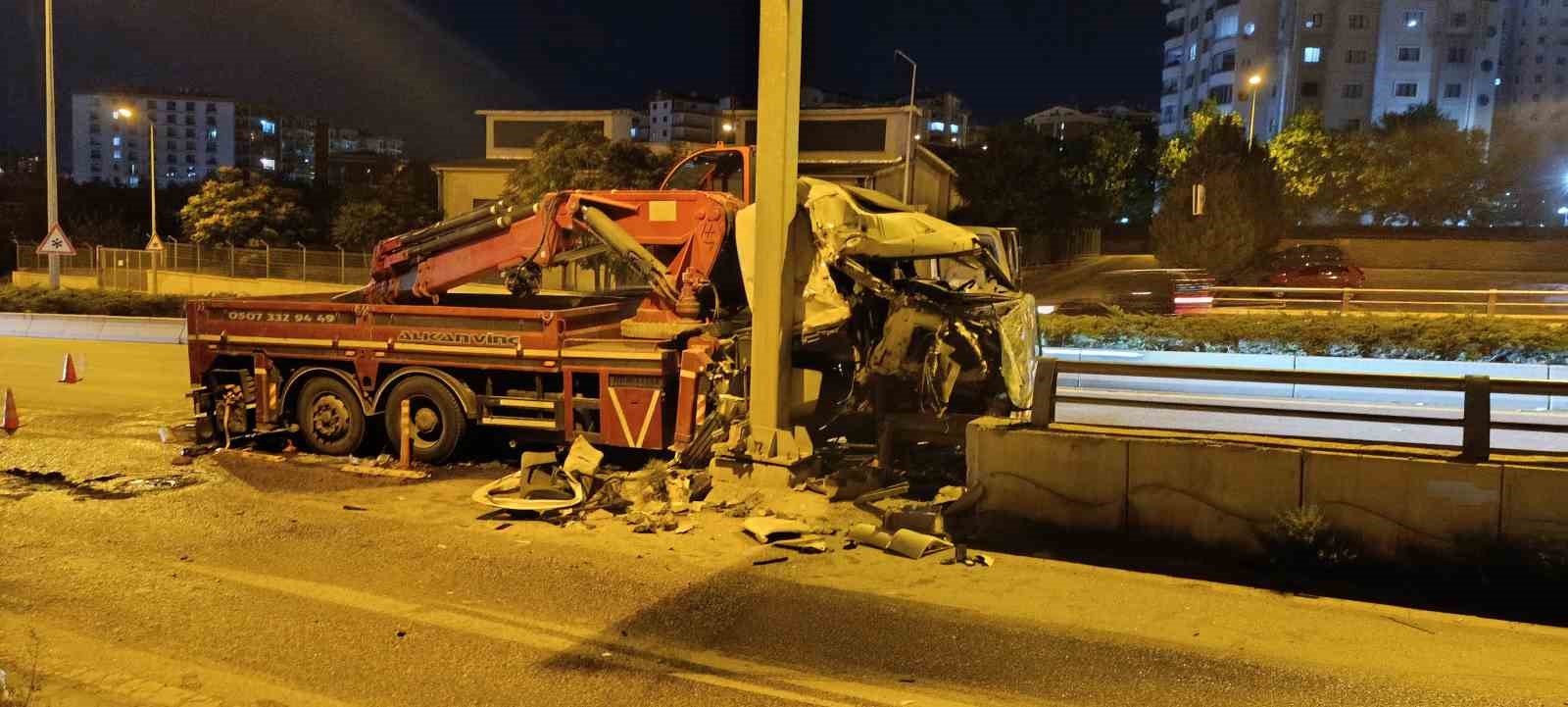 ANKARA'NIN YENİMAHALLE İLÇESİNDE MEYDANA GELEN TRAFİK KAZASINDA 2 KİŞİ YARALANDI.