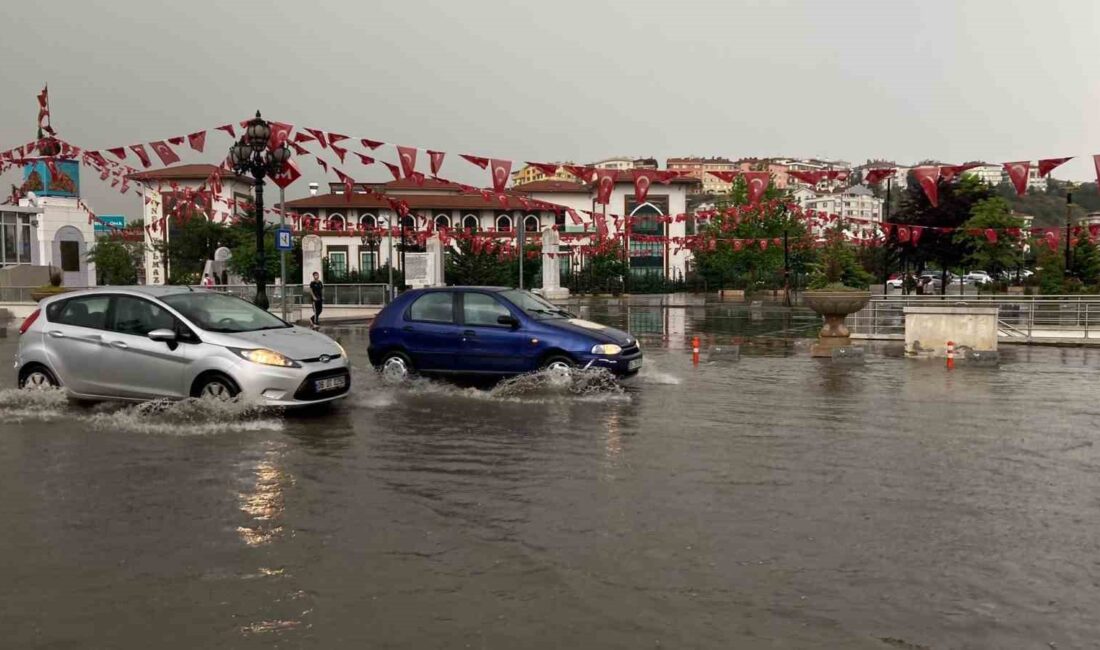 ANKARA’DA AKŞAM SAATLERİNDE BAŞLAYAN SAĞANAK NEDENİYLE BİRÇOK CADDE VE YOL